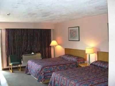 Weber Inn Кіченер Номер фото