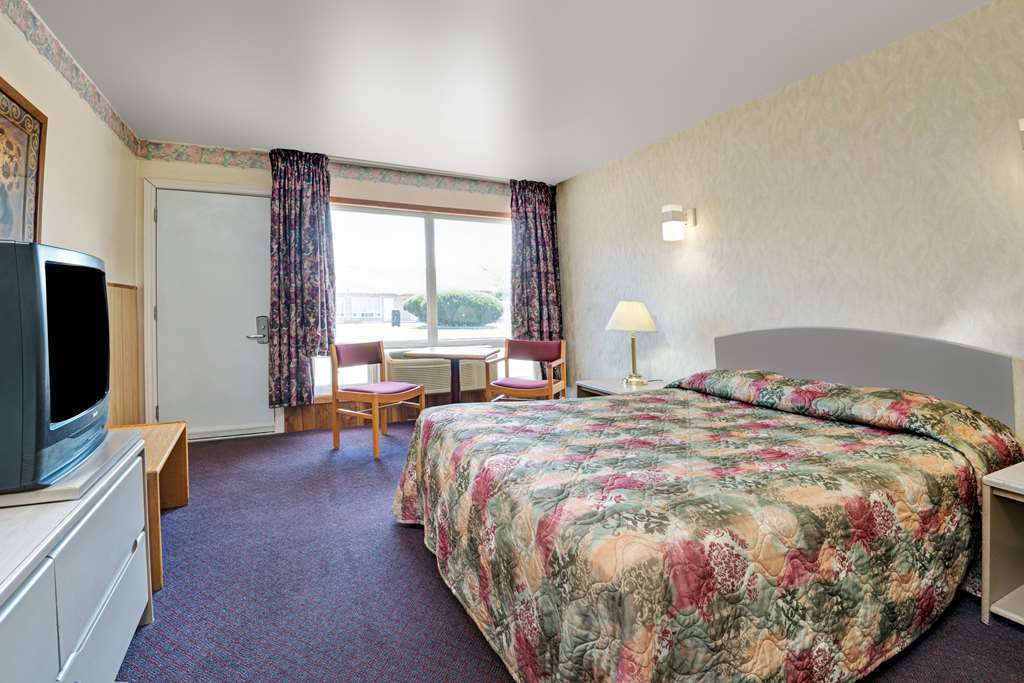 Weber Inn Кіченер Номер фото